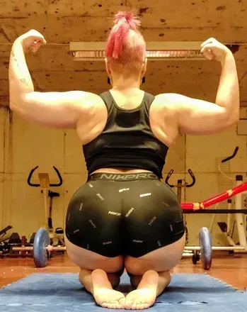 @strongandnerdyfree OnlyFans profile photo