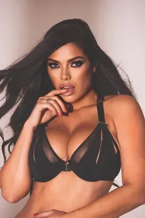 Suelyn Medeiros (@suelynfans) OnlyFans profile photo