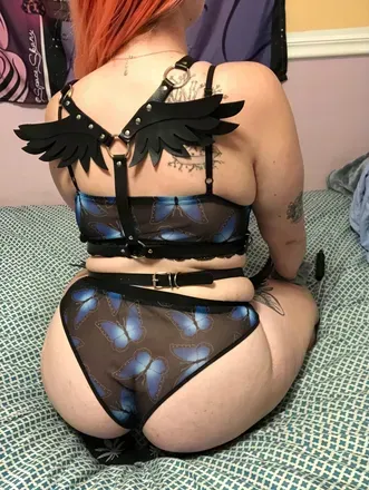 Kat (@sunshine_537) OnlyFans profile photo