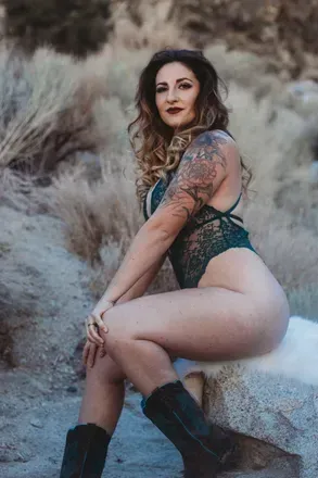 Mrs. M (@the-mrs.m) OnlyFans profile photo