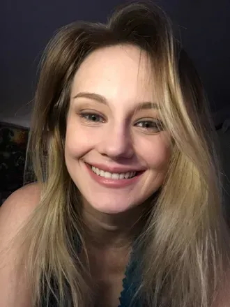 April Shower (@theaprilshower) OnlyFans profile photo