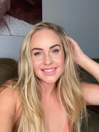 Arna Karls (@thearnakarls) OnlyFans profile photo