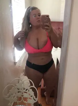 Lillywood (@thereallillywood) OnlyFans profile photo