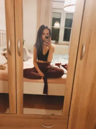 L'amourie (@u156045906) OnlyFans profile photo