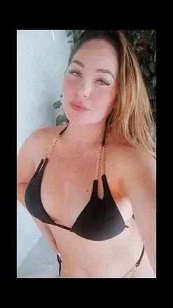 Cris (@u218021986) OnlyFans profile photo