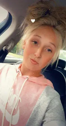 Lauren (@u63912369) OnlyFans profile photo