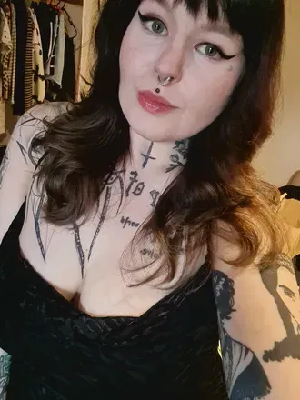 Liz (@undeadlizzie) OnlyFans profile photo