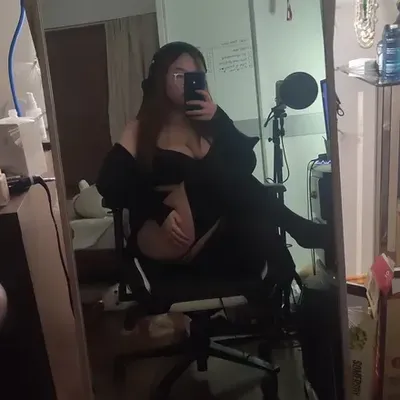 Anne (@urdumbgf) OnlyFans profile photo