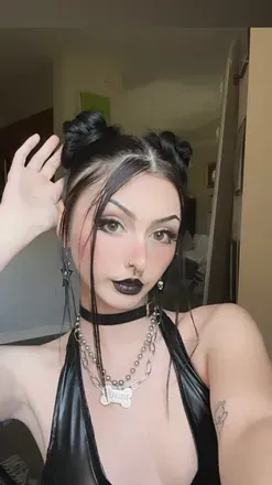 Nessi (@vampbbygirl) OnlyFans profile photo