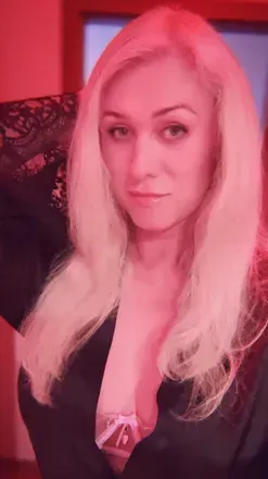 Viki Life (@vikilife) OnlyFans profile photo