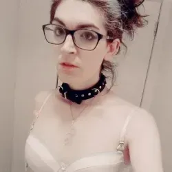 Violet nothing (@violetastrophe) OnlyFans profile photo