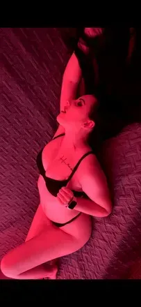 Vivian (@vivianrosslanne) OnlyFans profile photo