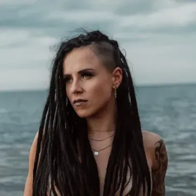 Paulina (@walkingparadoxx) OnlyFans profile photo
