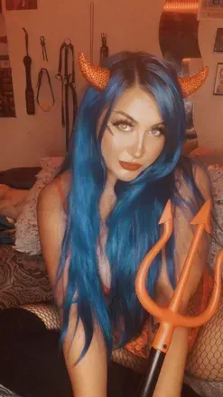 Kylie (@weloveahoe) OnlyFans profile photo