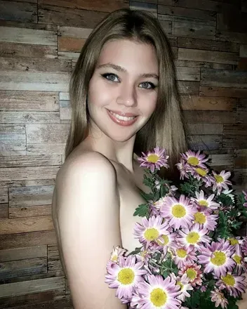 Diana (@white_diamond_2001) OnlyFans profile photo