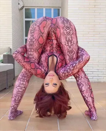 Yaela Vonk (@yaelayoga) OnlyFans profile photo