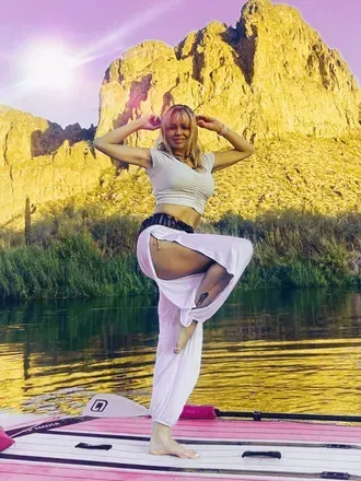 Yoga (@yogamana) OnlyFans profile photo