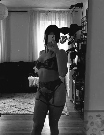 Poppy (@yourprincess_poppy) OnlyFans profile photo