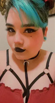 Susie (@yoursinslivehere) OnlyFans profile photo