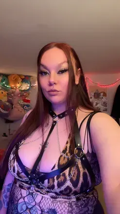 QueenB (@yuhmommaa) OnlyFans profile photo
