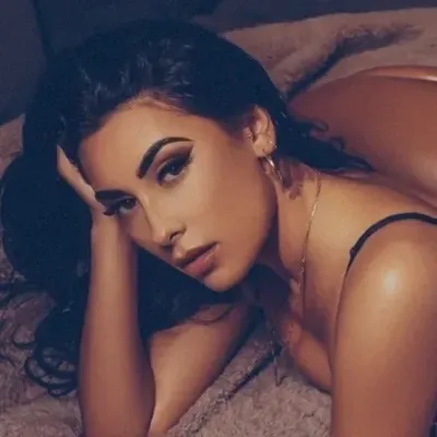 Zeina (@zeinaisreal) OnlyFans profile photo